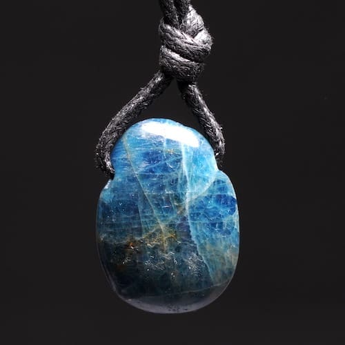 Blauwe apatiet hanger doorboord