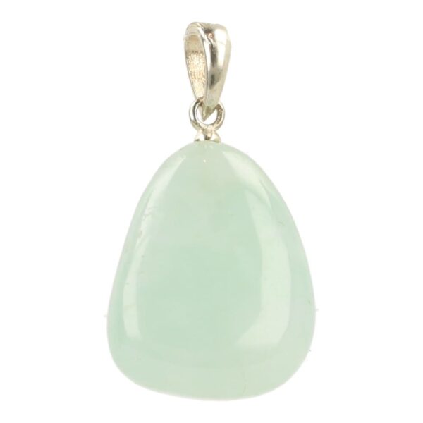 Fraaie heldergroene prehniet hanger aan zilveren oogje en een hoogte van 1,5-2cm