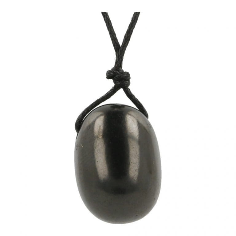 Shungiet hanger doorboord met zwart koord van 2,5cm hoog