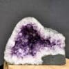 Amethist geode 'G8' uit Brazilië met robuuste kristallen