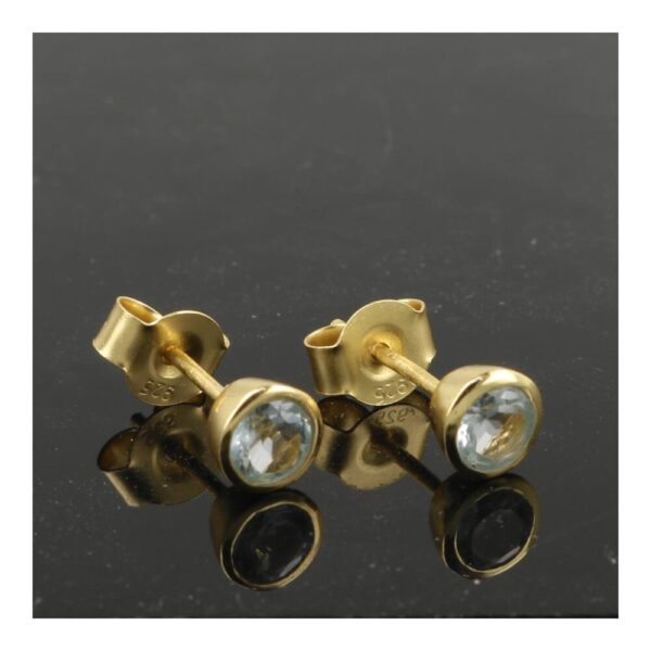 Blauwe topaas oorsteker in goud van 4mm
