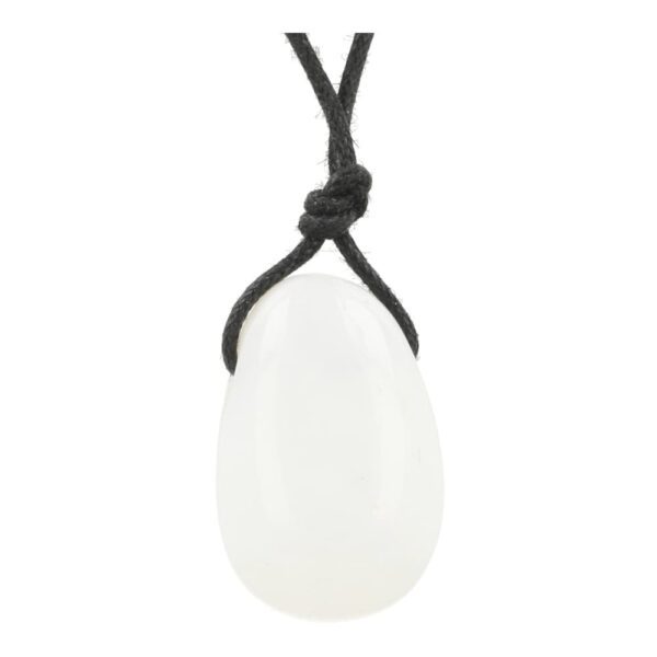 Fraaie witte opaal hanger met oogje en zachte energie