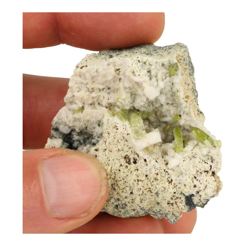 Sfeen cluster 'nr4' met fraaie groene kristallen - in hand