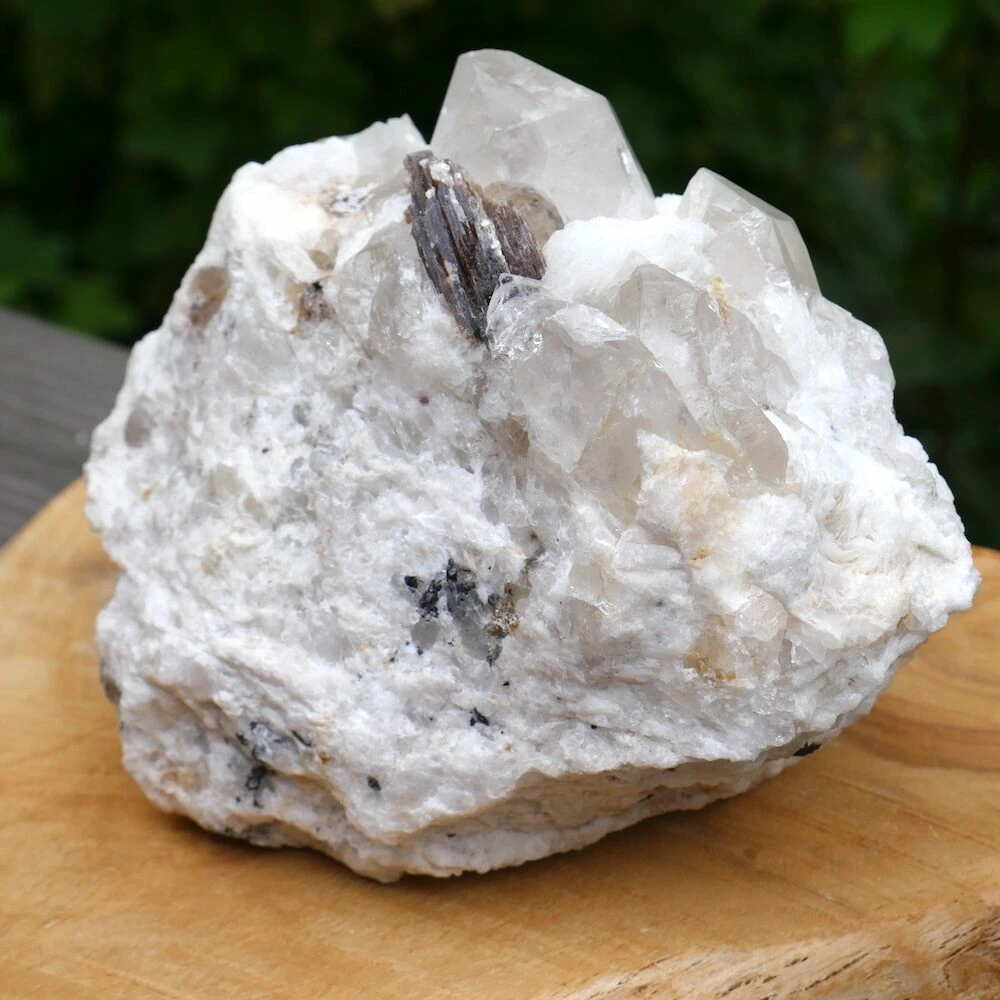 Bergkristal cluster met topaas en mica