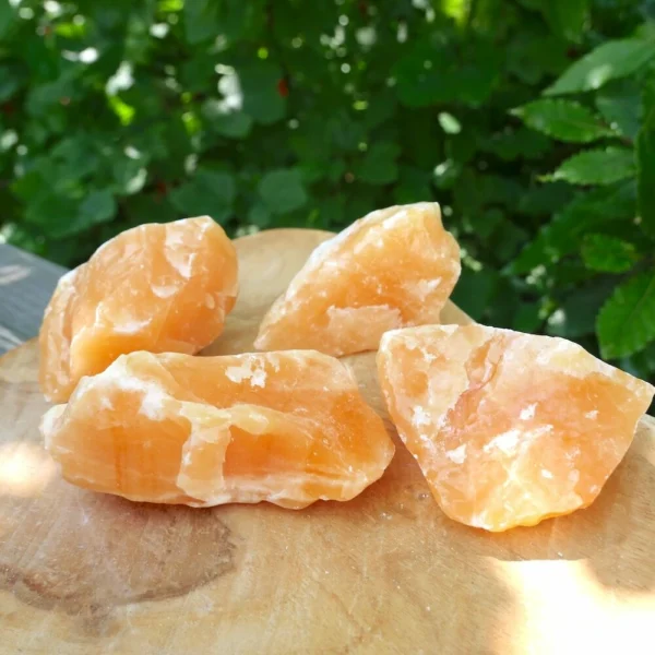 Oranje calciet ruw van 6-8cm uit Mexico