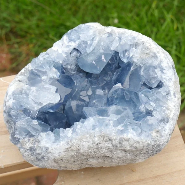 Prachtige celestien geode van 3,8kg uit Madagaskar