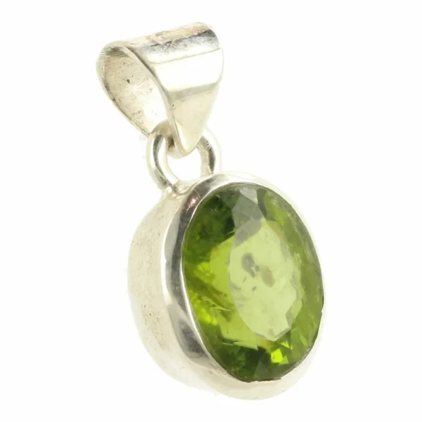 Fraaie heldergroene peridoot hanger in zilver nr2 met facetgeslepen peridoot